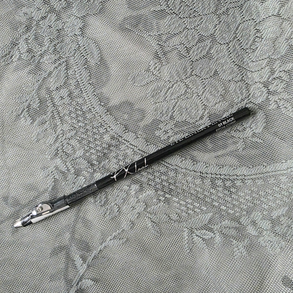 Black Eyeliner Pencil With Sharpener
